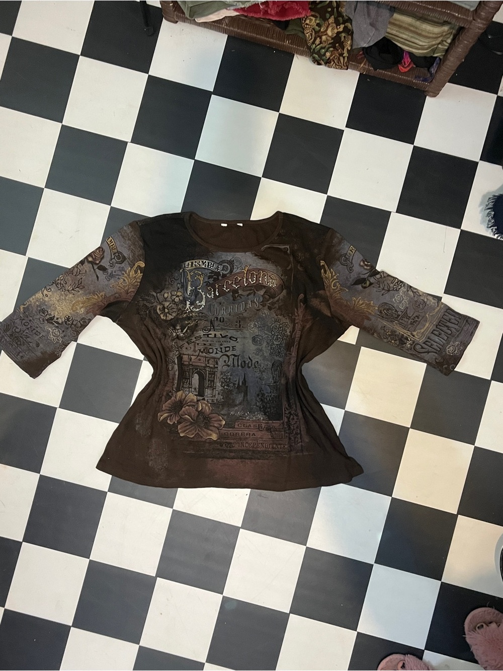 Y2K Graphic Brown Floral & Script Long Sleeve Tee